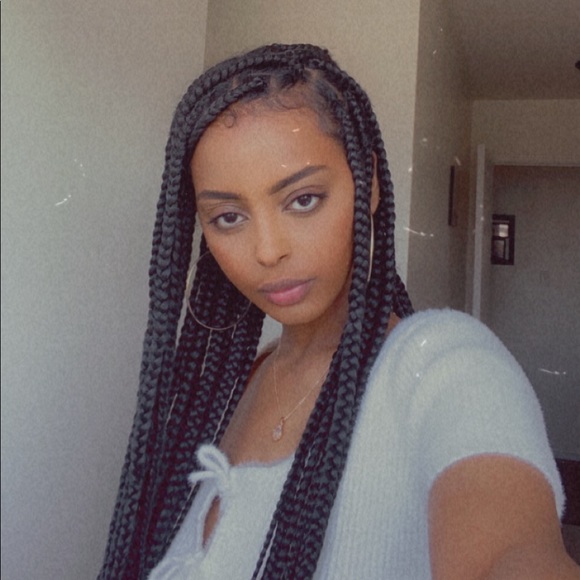 Meet your Posher, Beza - Picture 2 of 2